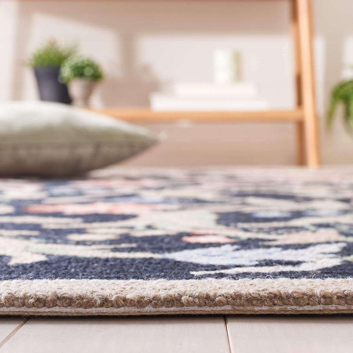 2'6"x6' Black Traditional Wool Runner Rug
